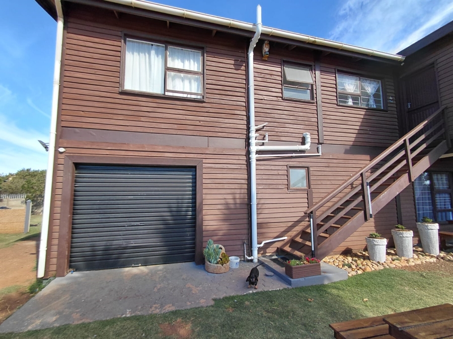 5 Bedroom Property for Sale in C Place Eastern Cape